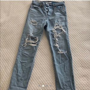 Levi’s light wash wedgie jeans